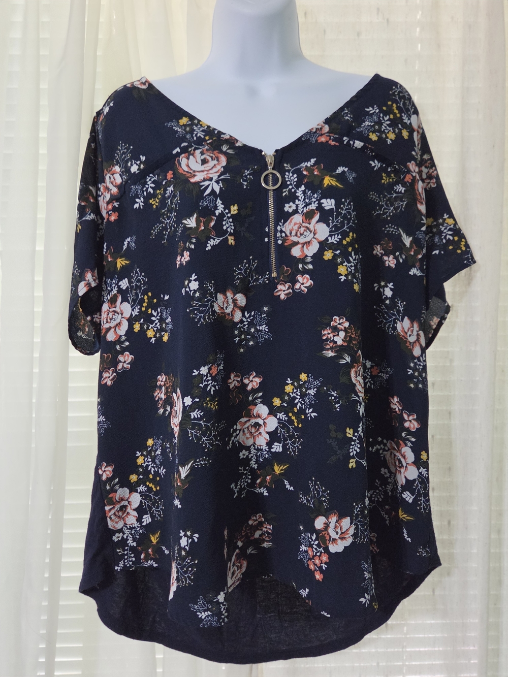 Tempted Hearts Floral Zip-Front Women's Top in Navy